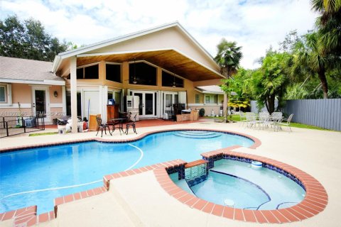 Casa en venta en Homestead, Florida, 4 dormitorios, 242.38 m2 № 2056711 - foto 3