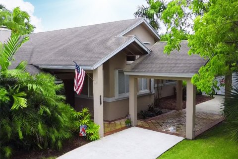 Casa en venta en Homestead, Florida, 4 dormitorios, 242.38 m2 № 2056711 - foto 2