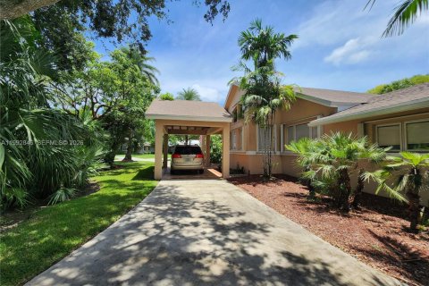 Casa en venta en Homestead, Florida, 4 dormitorios, 242.38 m2 № 2056711 - foto 10
