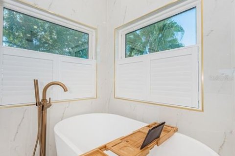 Casa en venta en Saint Petersburg, Florida, 4 dormitorios, 266.72 m2 № 2388215 - foto 23