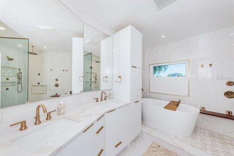 Casa en venta en Saint Petersburg, Florida, 4 dormitorios, 266.72 m2 № 2388215 - foto 21
