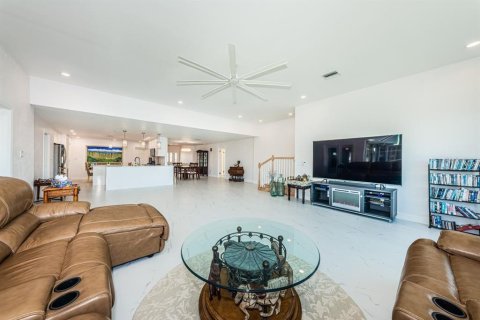 Casa en venta en Saint Petersburg, Florida, 4 dormitorios, 266.72 m2 № 2388215 - foto 12