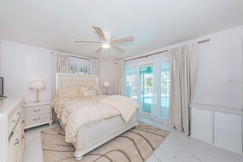 Casa en venta en Saint Petersburg, Florida, 4 dormitorios, 266.72 m2 № 2388215 - foto 30