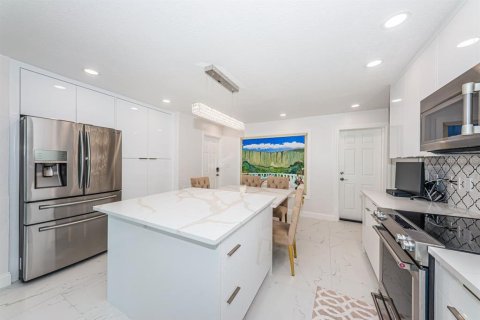 Casa en venta en Saint Petersburg, Florida, 4 dormitorios, 266.72 m2 № 2388215 - foto 15