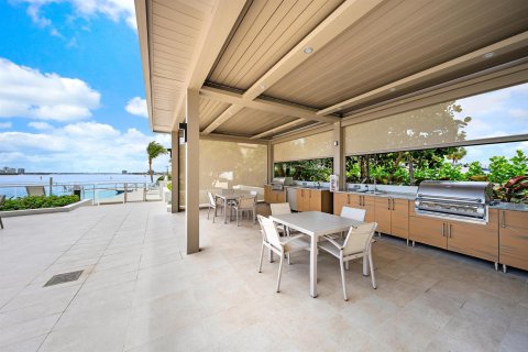 Condominio en venta en North Palm Beach, Florida, 2 dormitorios, 227.42 m2 № 2179616 - foto 20