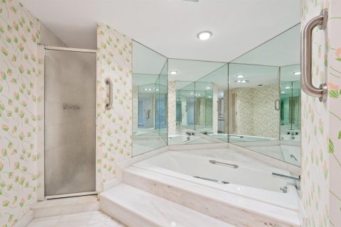 Condominio en venta en North Palm Beach, Florida, 2 dormitorios, 227.42 m2 № 2179616 - foto 9