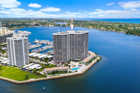 Condominio en venta en North Palm Beach, Florida, 2 dormitorios, 227.42 m2 № 2179616 - foto 27