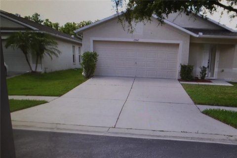 Casa en Land O' Lakes, Florida 3 dormitorios, 127.55 m2 № 2238891