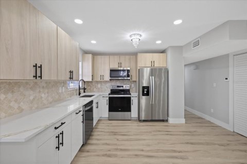 Villa ou maison à vendre à Oldsmar, Floride: 4 chambres, 119.66 m2 № 2148226 - photo 15