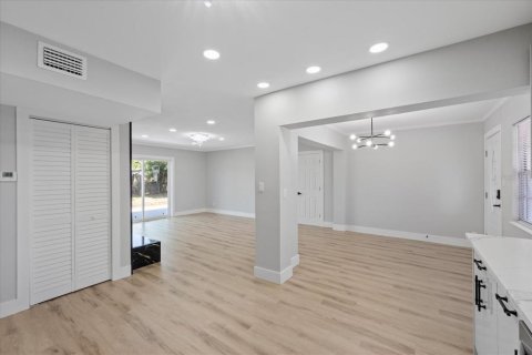 Villa ou maison à vendre à Oldsmar, Floride: 4 chambres, 119.66 m2 № 2148226 - photo 18