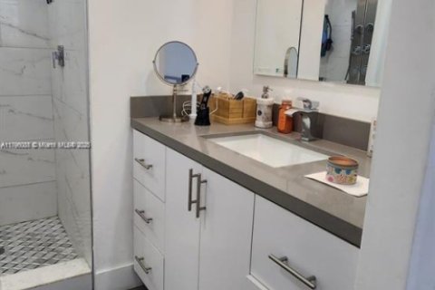 Condo in Sunrise, Florida, 2 bedrooms  № 1727194 - photo 15