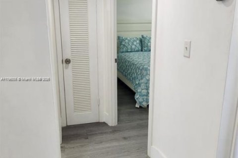 Condo in Sunrise, Florida, 2 bedrooms  № 1727194 - photo 19