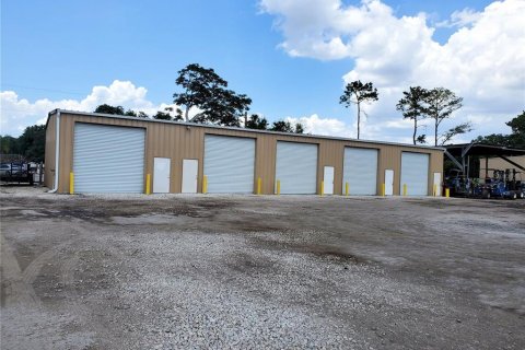 Propiedad comercial en alquiler en Ocoee, Florida № 1081811 - foto 1
