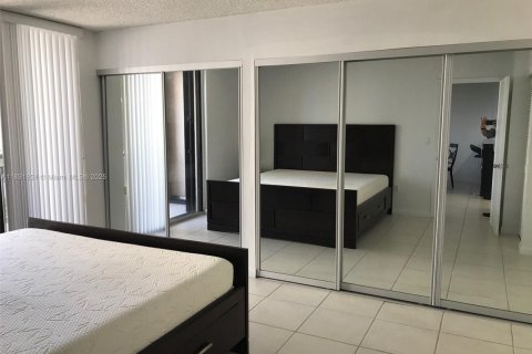 Снять в аренду кондоминиум в Майами, Флорида 1 спальня, 65.03м2, № 1809034 - фото 9