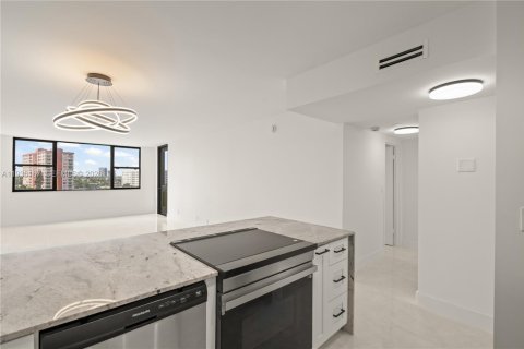Copropriété à louer à Hallandale Beach, Floride: 1 chambre, 68.84 m2 № 1995886 - photo 9