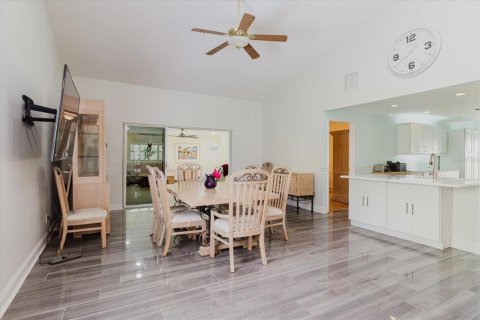 House in New Port Richey, Florida 2 bedrooms, 165.09 sq.m. № 1590135 - photo 17