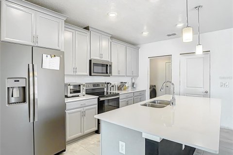 Casa en venta en Ocoee, Florida, 5 dormitorios, 220.18 m2 № 1723785 - foto 10