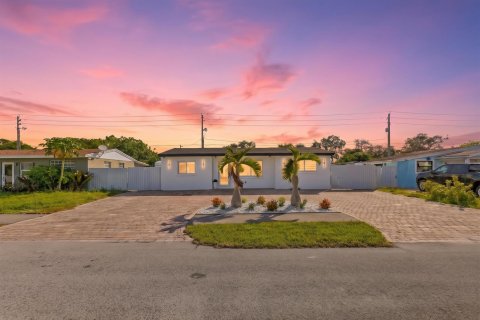 Casa en West Palm Beach, Florida 3 dormitorios, 99.5 m2 № 2432310