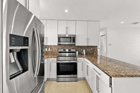 Casa en venta en West Palm Beach, Florida, 3 dormitorios, 99.5 m2 № 2432310 - foto 12