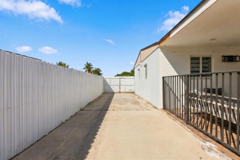 Casa en venta en West Palm Beach, Florida, 3 dormitorios, 99.5 m2 № 2432310 - foto 5
