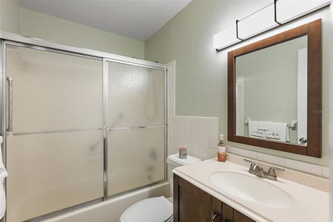 Condo in Saint Petersburg, Florida, 2 bedrooms  № 1618472 - photo 12