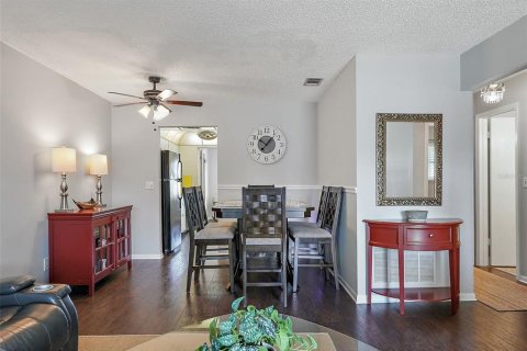 Condo in Saint Petersburg, Florida, 2 bedrooms  № 1618472 - photo 9