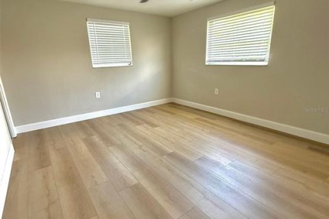 House in Port Richey, Florida 2 bedrooms, 117.24 sq.m. № 1826331 - photo 16