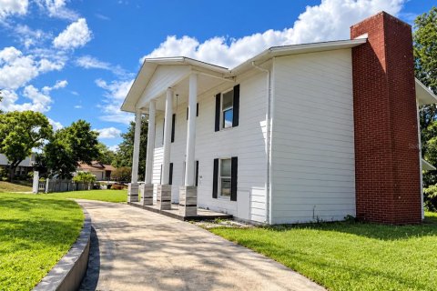 Villa ou maison à vendre à Orlando, Floride: 4 chambres, 190.64 m2 № 2400359 - photo 25