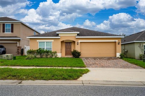 House in Davenport, Florida 4 bedrooms, 183.2 sq.m. № 2373018