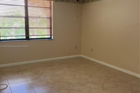 Condominio en alquiler en Miami, Florida, 1 dormitorio, 73.11 m2 № 1948668 - foto 25