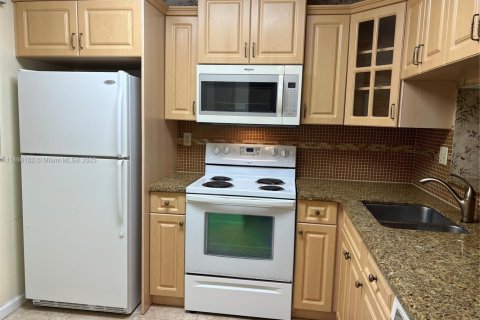 Condominio en alquiler en Miami, Florida, 1 dormitorio, 73.11 m2 № 1948668 - foto 7