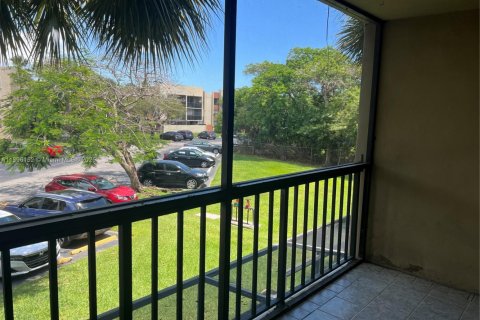Condominio en alquiler en Miami, Florida, 1 dormitorio, 73.11 m2 № 1948668 - foto 5