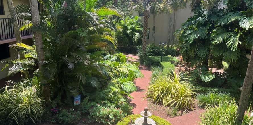 Condominio en Miami, Florida, 1 dormitorio  № 1948668