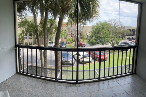 Condominio en alquiler en Miami, Florida, 1 dormitorio, 73.11 m2 № 1948668 - foto 17