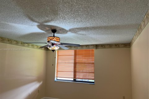 Condominio en alquiler en Miami, Florida, 1 dormitorio, 73.11 m2 № 1948668 - foto 26