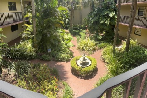 Condominio en alquiler en Miami, Florida, 1 dormitorio, 73.11 m2 № 1948668 - foto 10