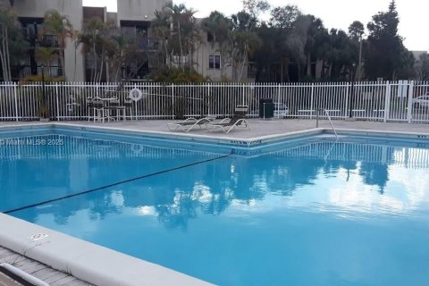 Condominio en alquiler en Miami, Florida, 1 dormitorio, 73.11 m2 № 1948668 - foto 4