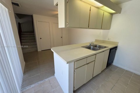 Condo in West Palm Beach, Florida, 2 bedrooms  № 1806011 - photo 15
