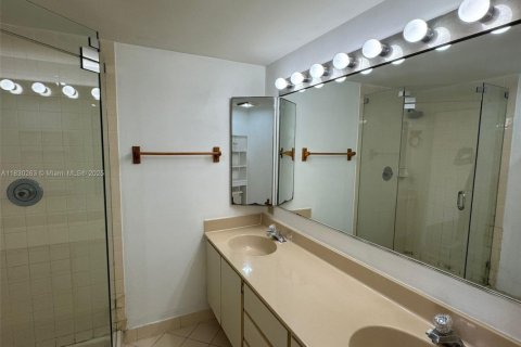 Condo in West Palm Beach, Florida, 2 bedrooms  № 1806011 - photo 28