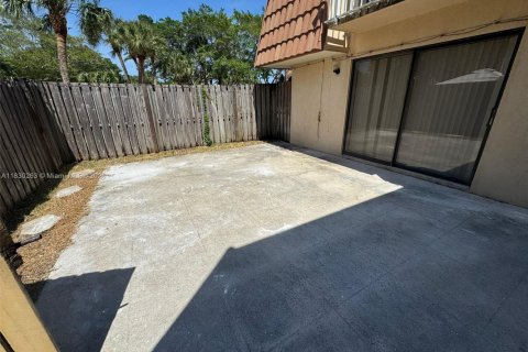 Condo in West Palm Beach, Florida, 2 bedrooms  № 1806011 - photo 9