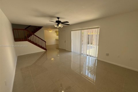 Condo in West Palm Beach, Florida, 2 bedrooms  № 1806011 - photo 4