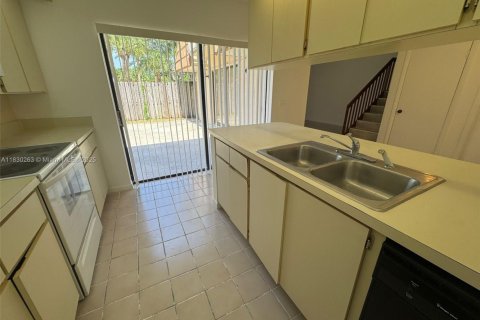 Condo in West Palm Beach, Florida, 2 bedrooms  № 1806011 - photo 6