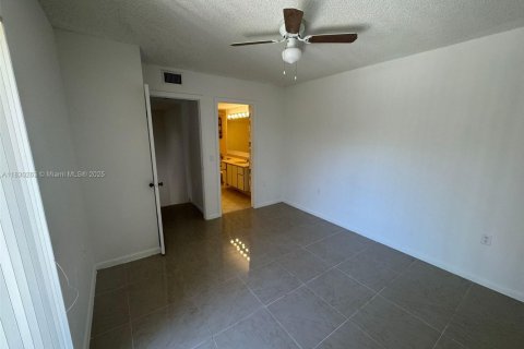 Condo in West Palm Beach, Florida, 2 bedrooms  № 1806011 - photo 19