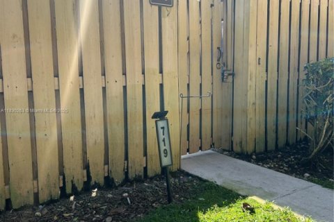 Condo in West Palm Beach, Florida, 2 bedrooms  № 1806011 - photo 21
