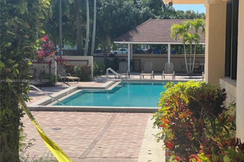 Condo in West Palm Beach, Florida, 2 bedrooms  № 1806011 - photo 24
