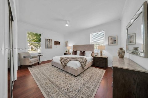 Villa ou maison à vendre à Miami Springs, Floride: 5 chambres, 302.21 m2 № 2009541 - photo 9