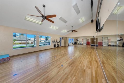 Immobilier commercial à louer à Largo, Floride: 951.41 m2 № 2435031 - photo 17