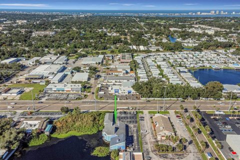 Immobilier commercial à louer à Largo, Floride: 951.41 m2 № 2435031 - photo 8