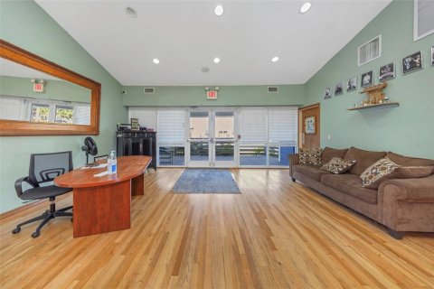 Immobilier commercial à louer à Largo, Floride: 951.41 m2 № 2435031 - photo 26