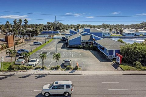 Immobilier commercial à louer à Largo, Floride: 951.41 m2 № 2435031 - photo 4